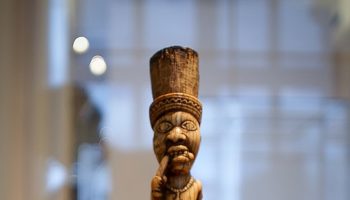 540px-African_Art,_Yombe_sculpture,_Louvre